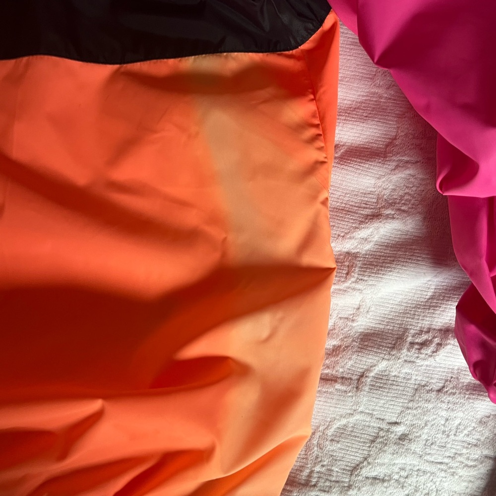 Pink windbreaker - Picture 7 of 7